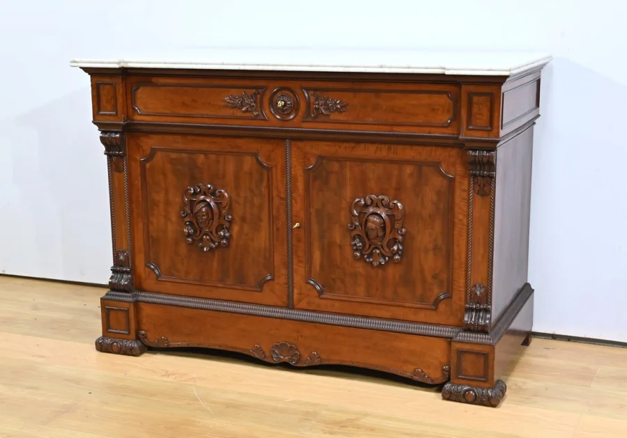 SECRETAIRE CHEST