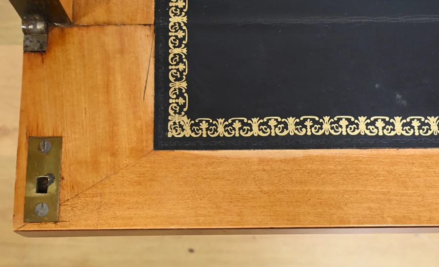 SECRETAIRE CHEST