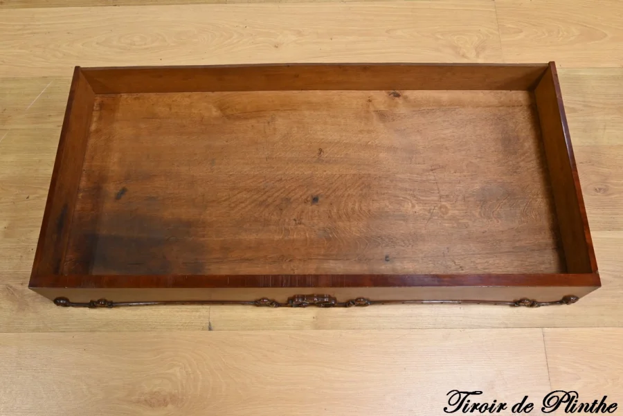 SECRETAIRE CHEST