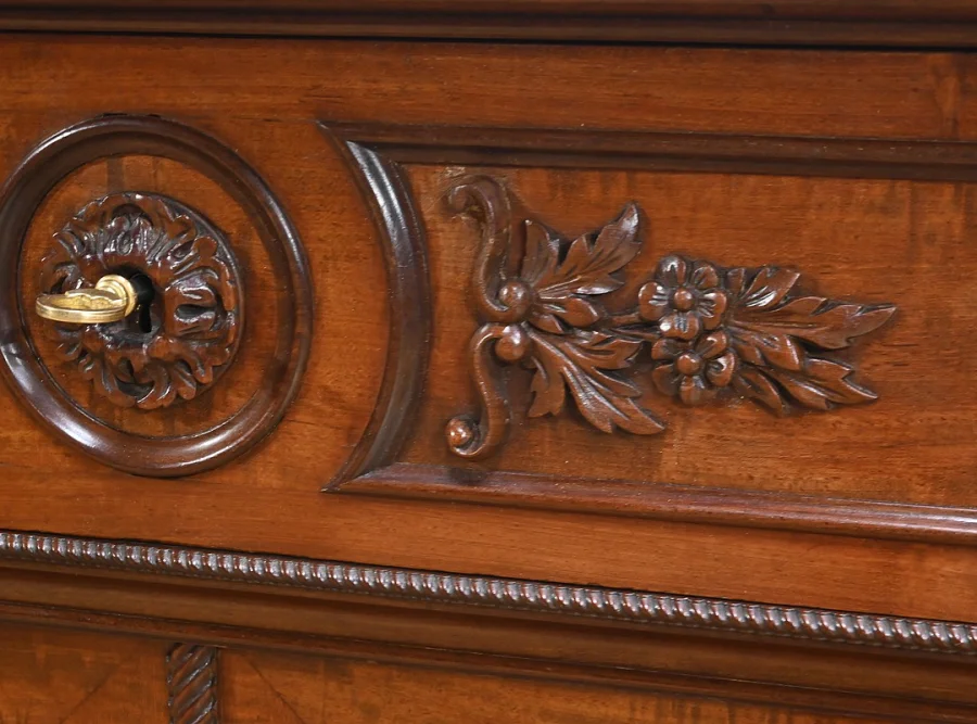 SECRETAIRE CHEST