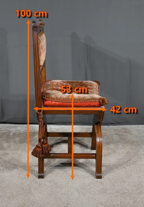Chaise Curule en Noyer massif, goût Renaissance – Fin XIXe