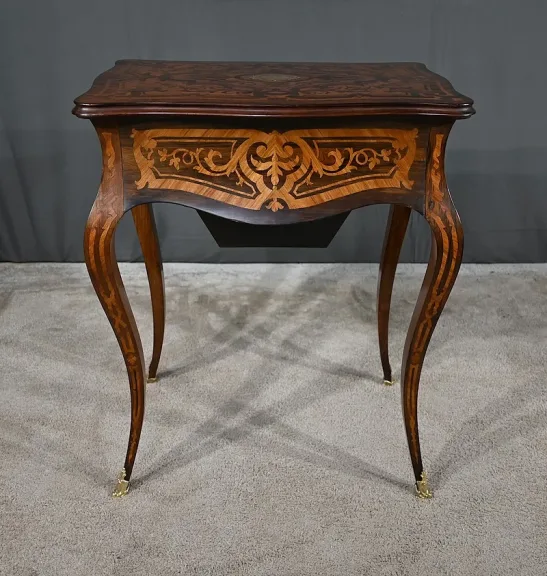 ARBEITSTISCH IM LOUIS XV-STIL