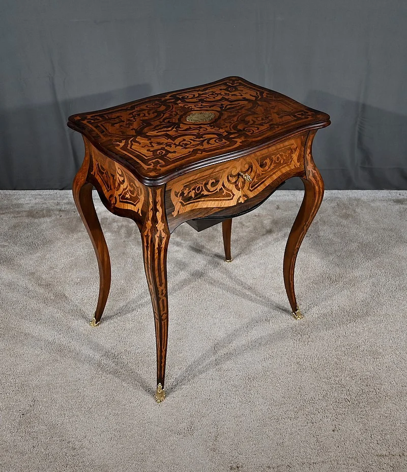 Travailleuse en Bois de Rose et Palissandre, style Louis XV, époque Napoléon III – Milieu XIXe