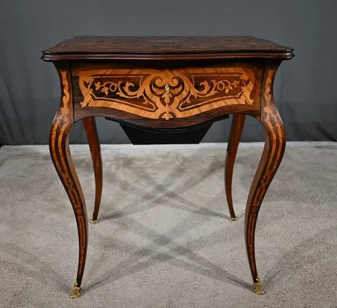 ARBEITSTISCH IM LOUIS XV-STIL