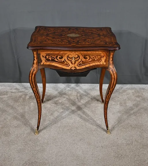 ARBEITSTISCH IM LOUIS XV-STIL