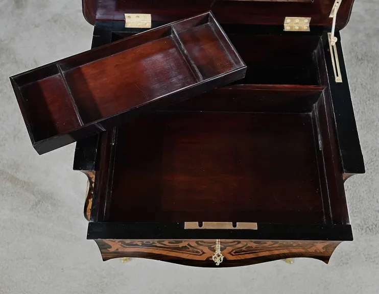 ARBEITSTISCH IM LOUIS XV-STIL