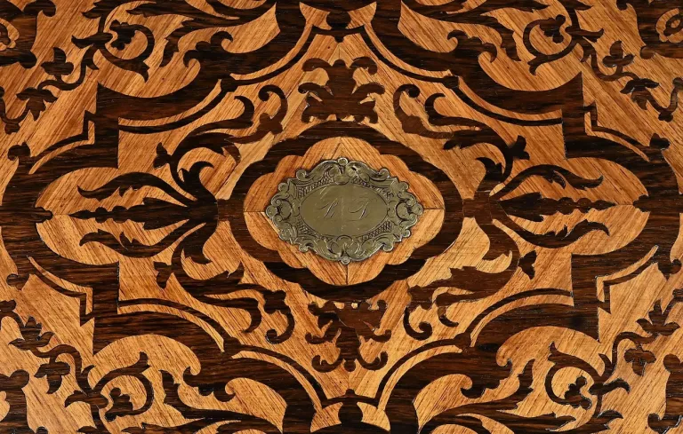 ARBEITSTISCH IM LOUIS XV-STIL