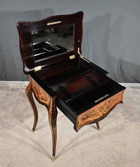ARBEITSTISCH IM LOUIS XV-STIL