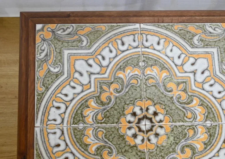 DEENSE SALONTAFEL
