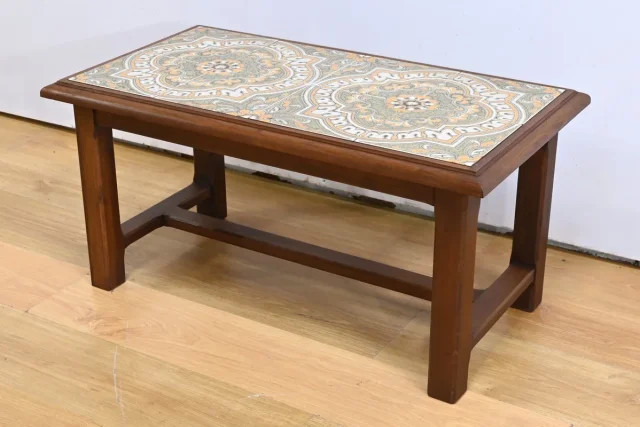 Table Basse Danoise en Chêne et Céramique – 1950