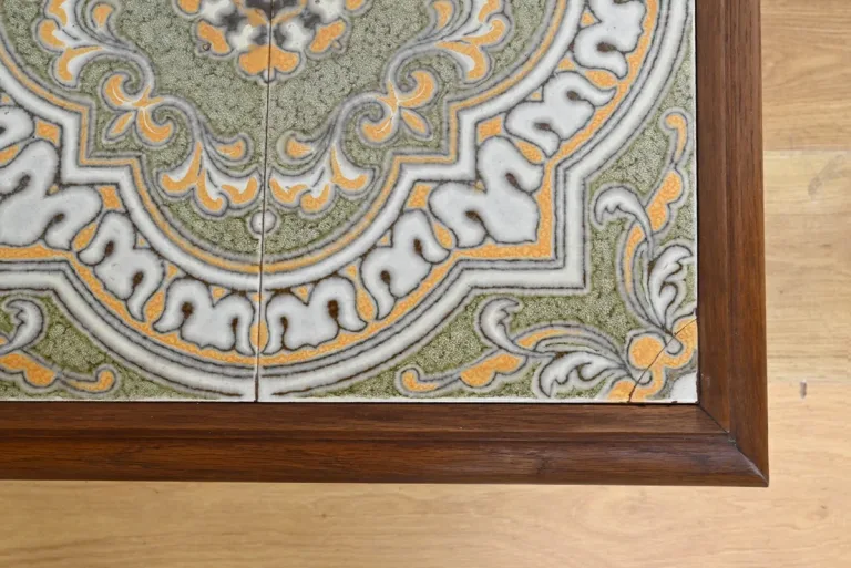 DEENSE SALONTAFEL