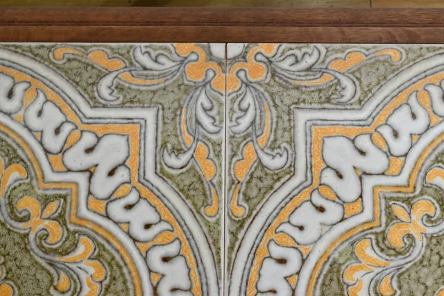 Table Basse Danoise en Chêne et Céramique – 1950