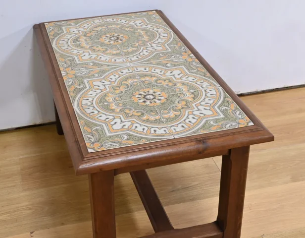 Table Basse Danoise en Chêne et Céramique – 1950
