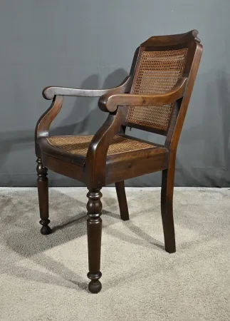 HAIR DRESSER'S CHAIR