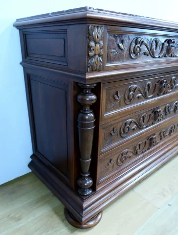 Commode en Noyer P. Guinand-Leglas, style Rennaissance – 1920