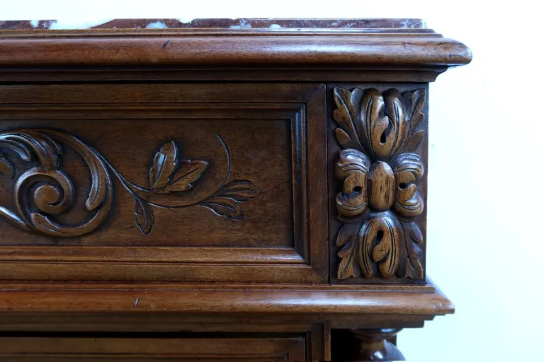 Commode en Noyer P. Guinand-Leglas, style Rennaissance – 1920