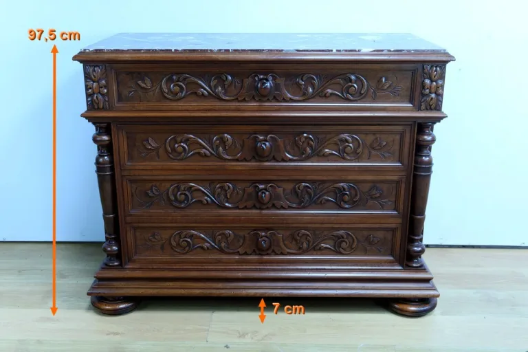 Commode en Noyer P. Guinand-Leglas, style Rennaissance – 1920
