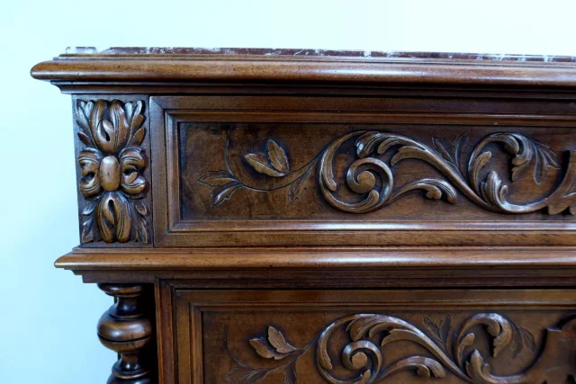 Commode en Noyer P. Guinand-Leglas, style Rennaissance – 1920