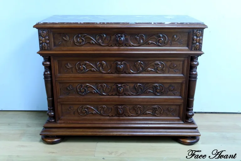 Commode en Noyer P. Guinand-Leglas, style Rennaissance – 1920