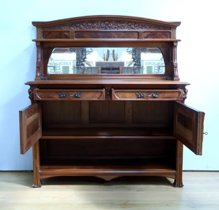 Desserte en Noyer, Art Nouveau – 1900Desserte en Noyer, Art Nouveau – 1900