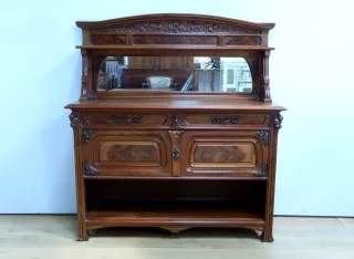 Desserte en Noyer, Art Nouveau – 1900Desserte en Noyer, Art Nouveau – 1900