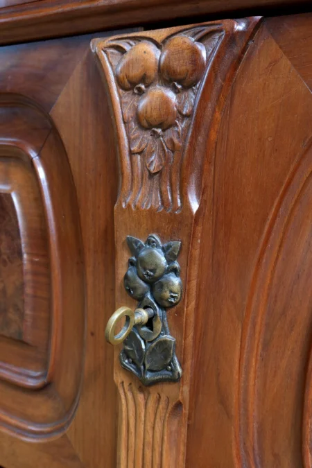 Desserte en Noyer, Art Nouveau – 1900Desserte en Noyer, Art Nouveau – 1900