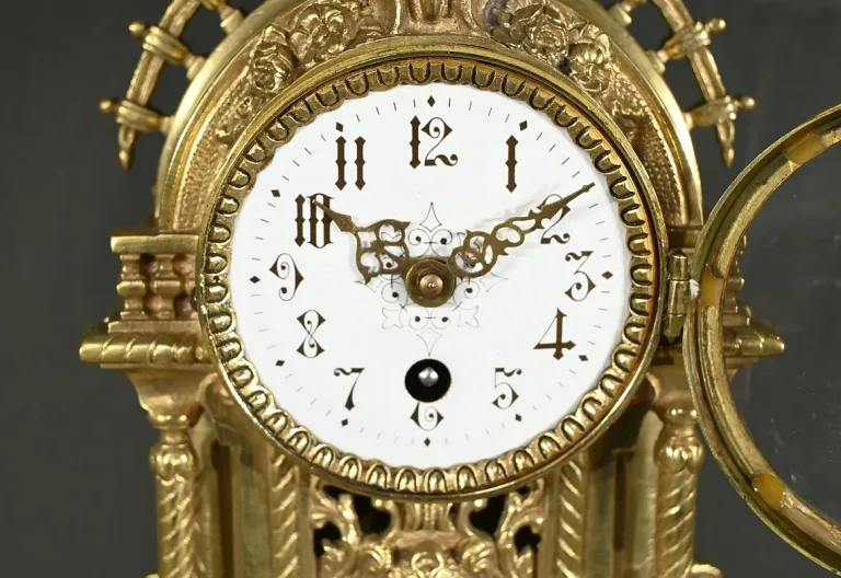Horloge de Cheminée en Bronze, style Louis XVI – Milieu XXe