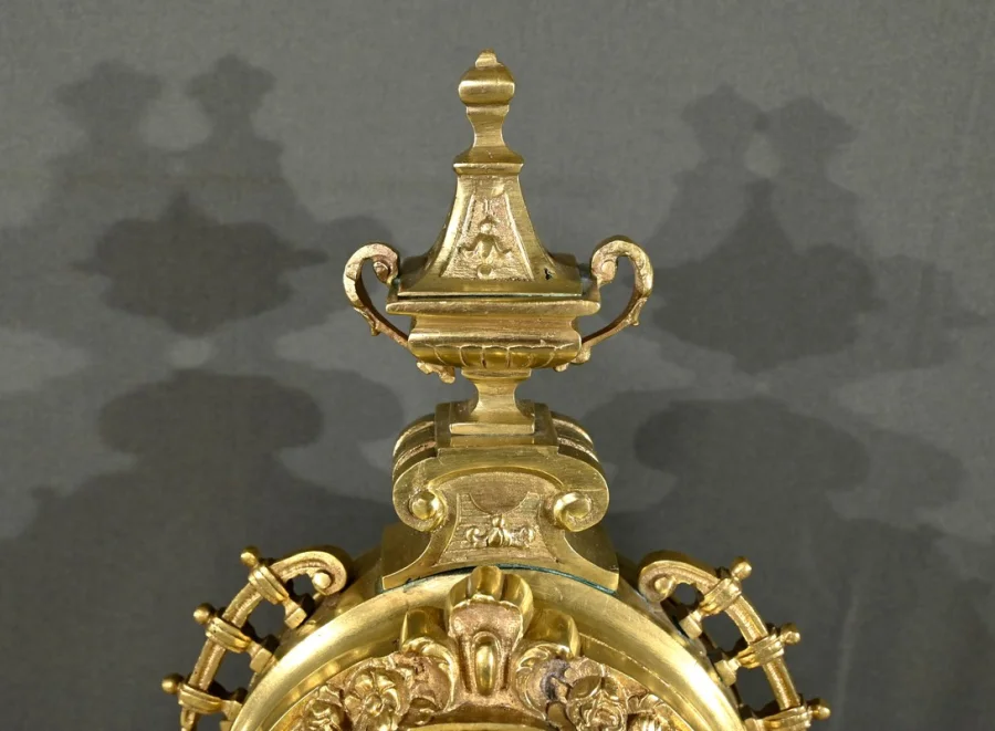 ЧАСЫ В СТИЛЕ ЛЮДОВИКА XVI