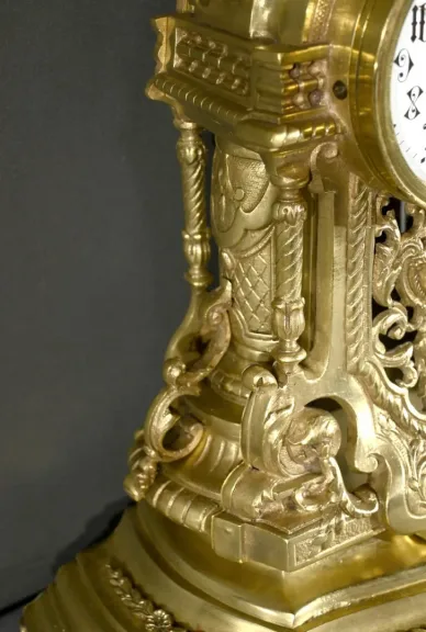 Horloge de Cheminée en Bronze, style Louis XVI – Milieu XXe