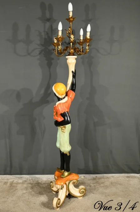 Nubien Porte-Torchère en Bois Peint – Milieu XXe