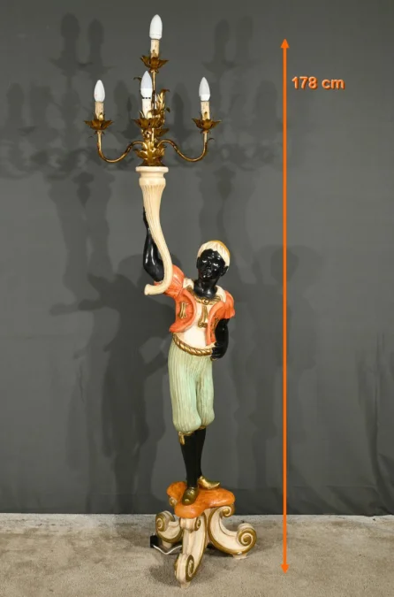 Nubien Porte-Torchère en Bois Peint – Milieu XXe