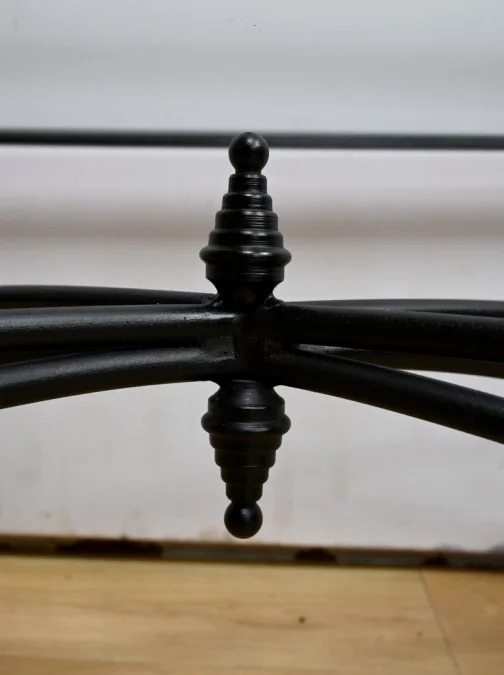 Couchtisch im Jugendstil