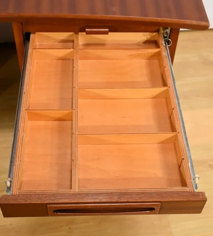 DESK by ORDO