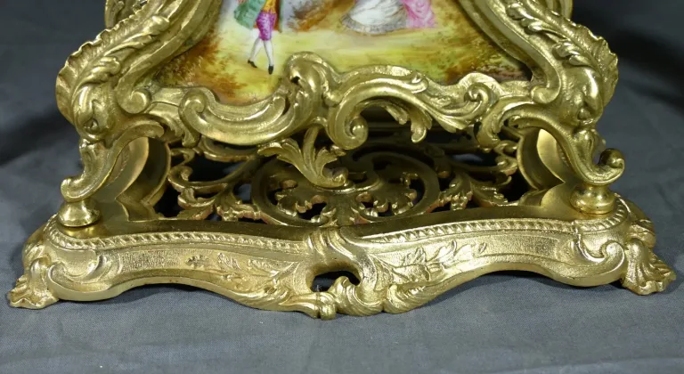 Garniture de Cheminée en Bronze Doré, Bretagne – 1930
