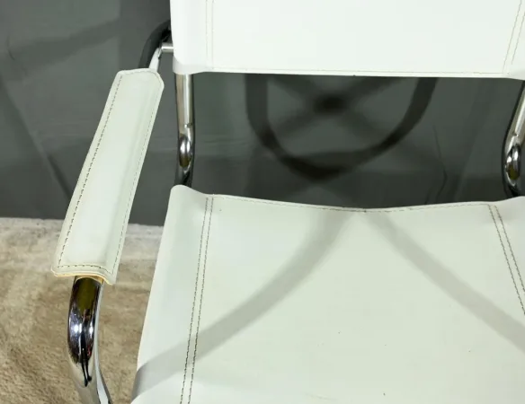 SESSEL AUS CHROM UND LEDER