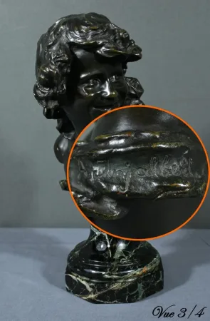 BRONZE  signed  A. INJALBERT