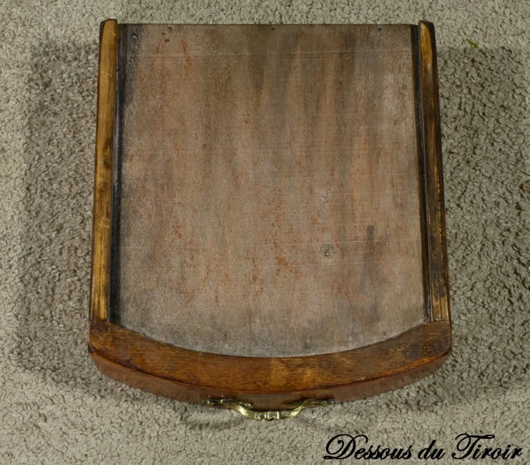 Petite Table de Salon en Bois de Rose – Milieu XXe