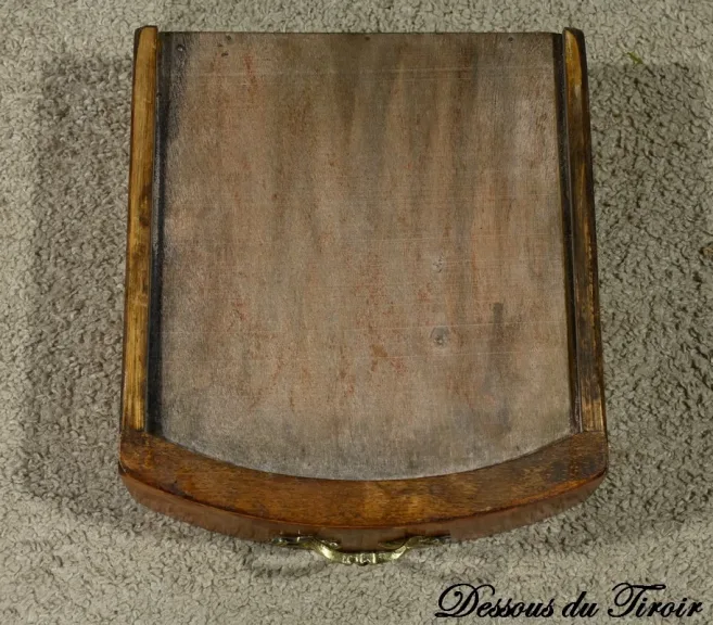 Petite Table de Salon en Bois de Rose – Milieu XXe