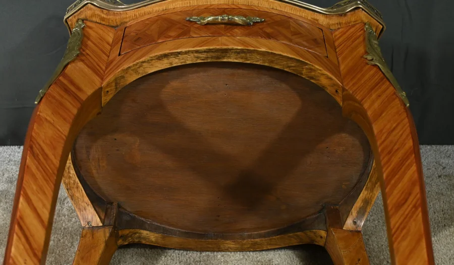 Petite Table de Salon en Bois de Rose – Milieu XXe