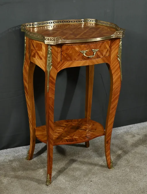 Petite Table de Salon en Bois de Rose – Milieu XXe