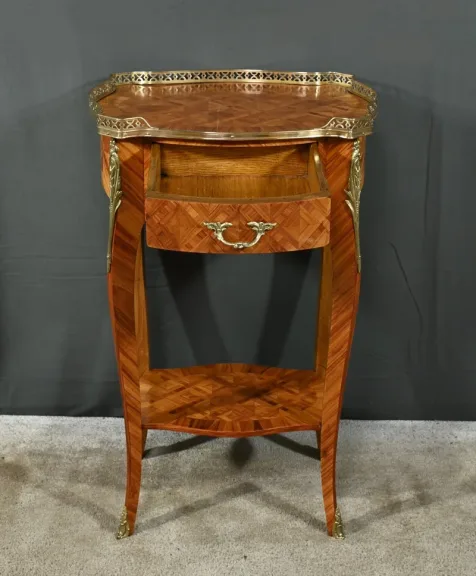 Petite Table de Salon en Bois de Rose – Milieu XXe