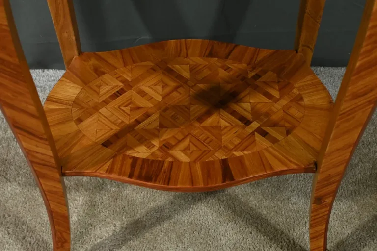 Petite Table de Salon en Bois de Rose – Milieu XXe