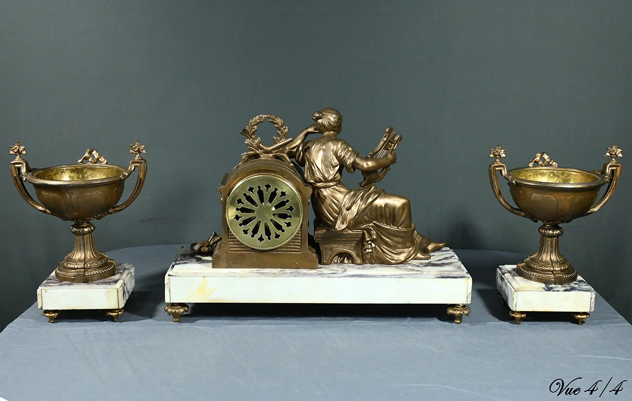 ART DECO PERIOD MANTLE GARNTURE