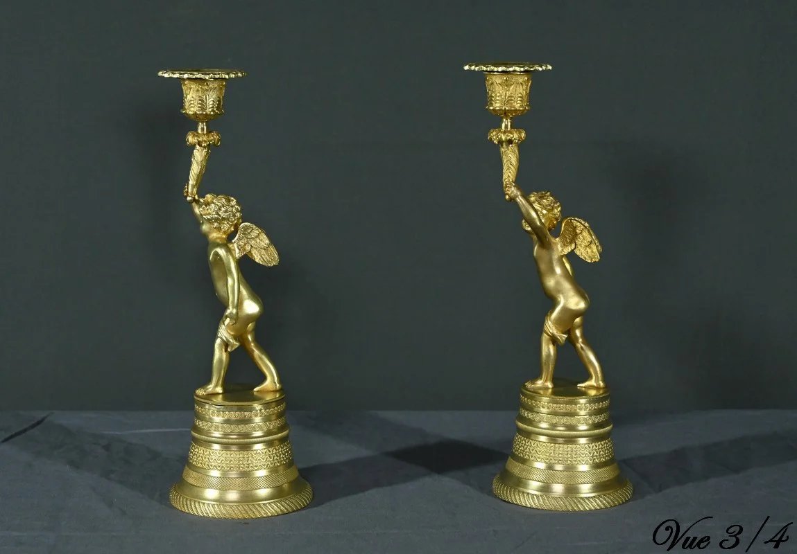 Paire de Bougeoirs en Bronze Doré – Milieu XIXe