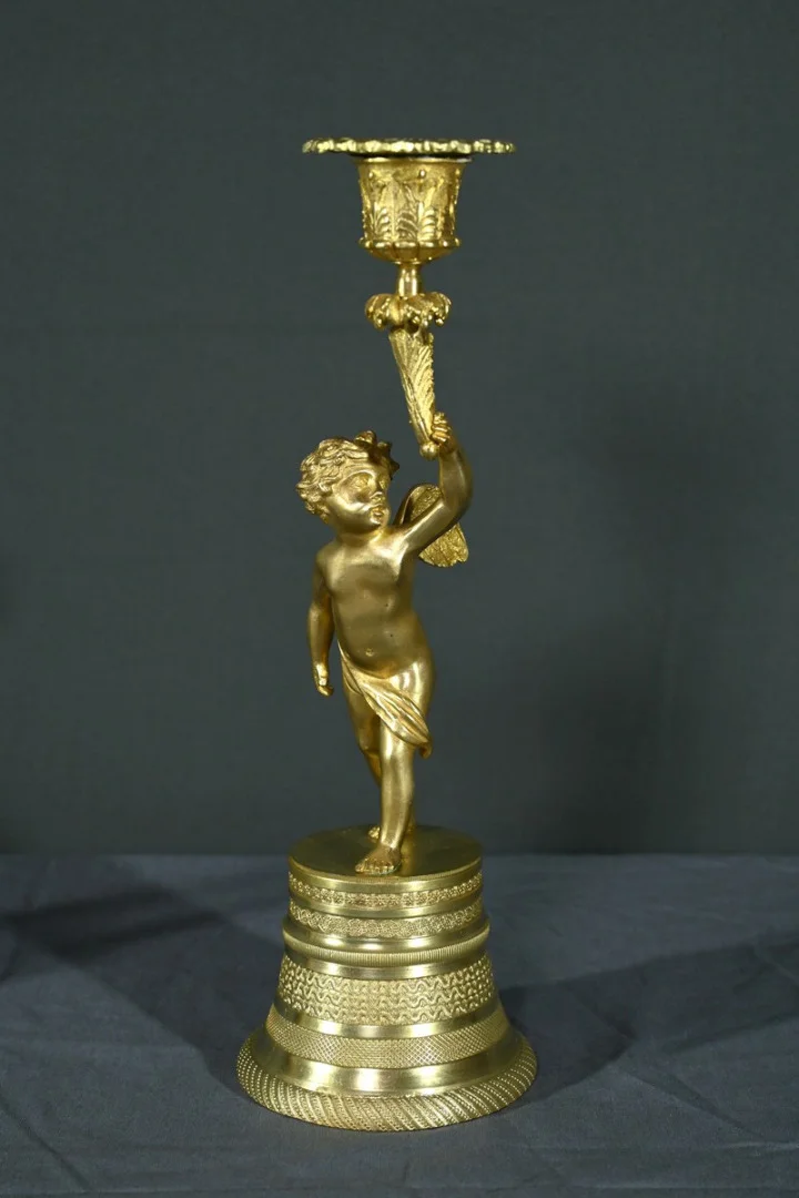 Paire de Bougeoirs en Bronze Doré – Milieu XIXe