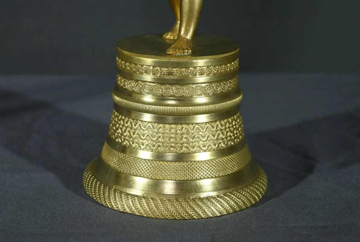 Paire de Bougeoirs en Bronze Doré – Milieu XIXe