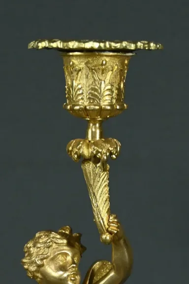 Paire de Bougeoirs en Bronze Doré – Milieu XIXe