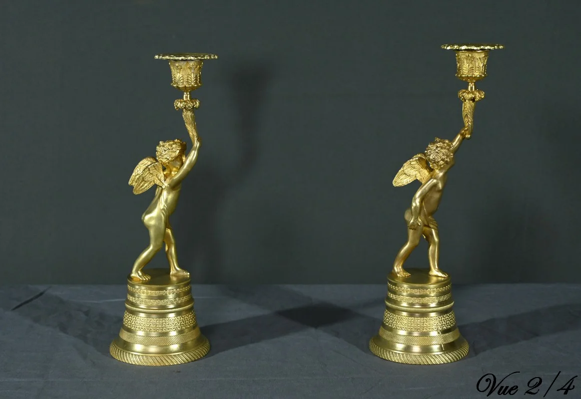 Paire de Bougeoirs en Bronze Doré – Milieu XIXe