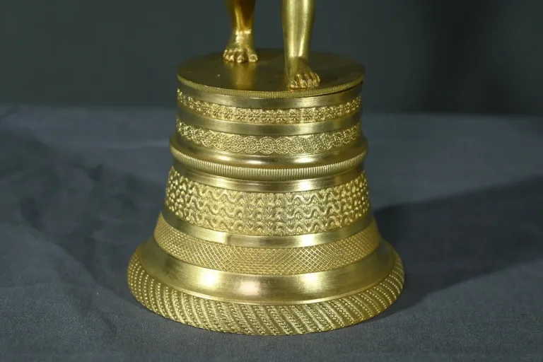 Paire de Bougeoirs en Bronze Doré – Milieu XIXe