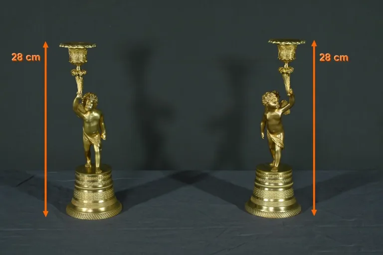 Paire de Bougeoirs en Bronze Doré – Milieu XIXe